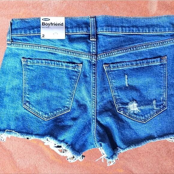 SHORTS by OLD NAVY "Boyfriend" Distressed Jean Size 2 NEW - Picture 2 of 4
